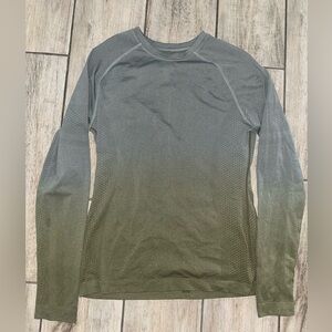 FIGS Salta long sleeve underscrub - ombré olive